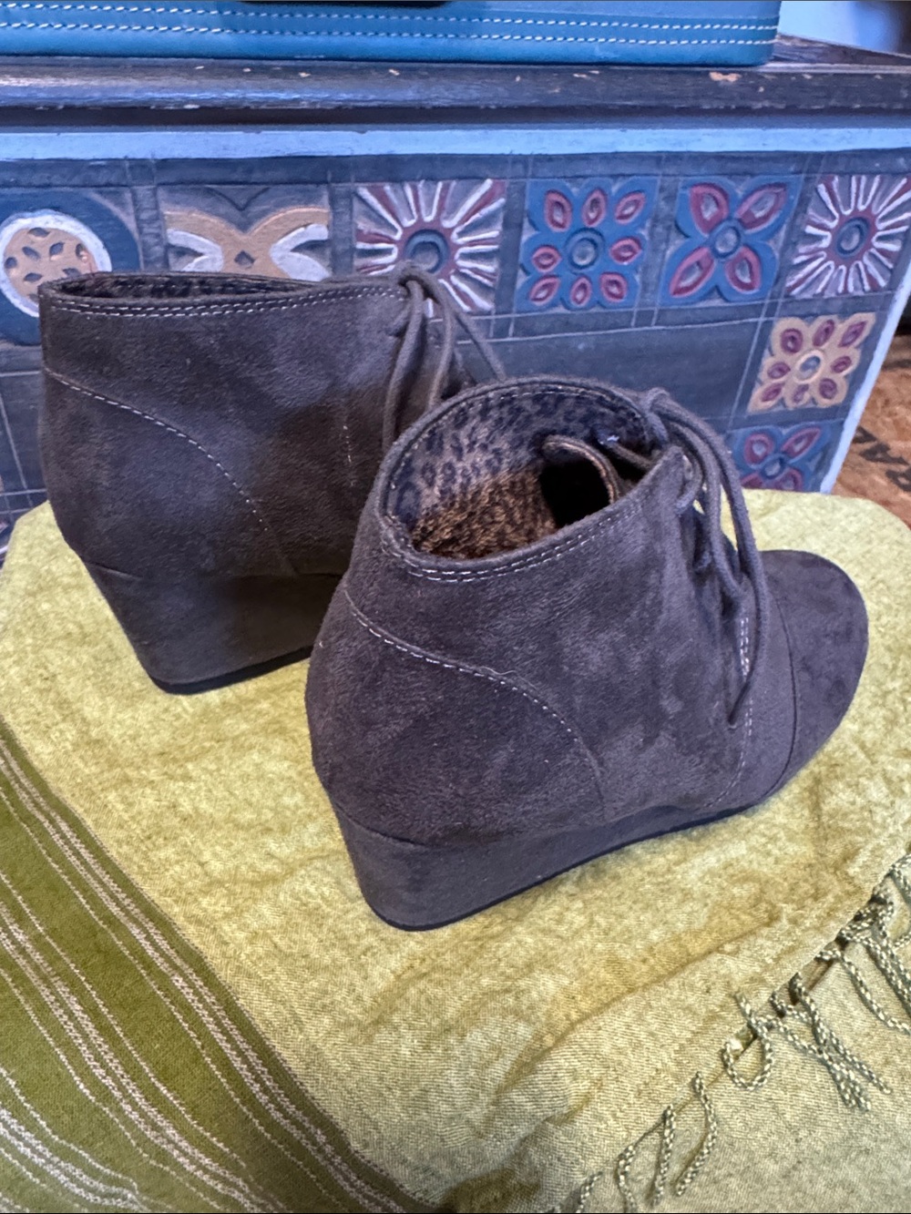 Classic Women's Lace-Up Suede Ankle Wedges - Dark Gray